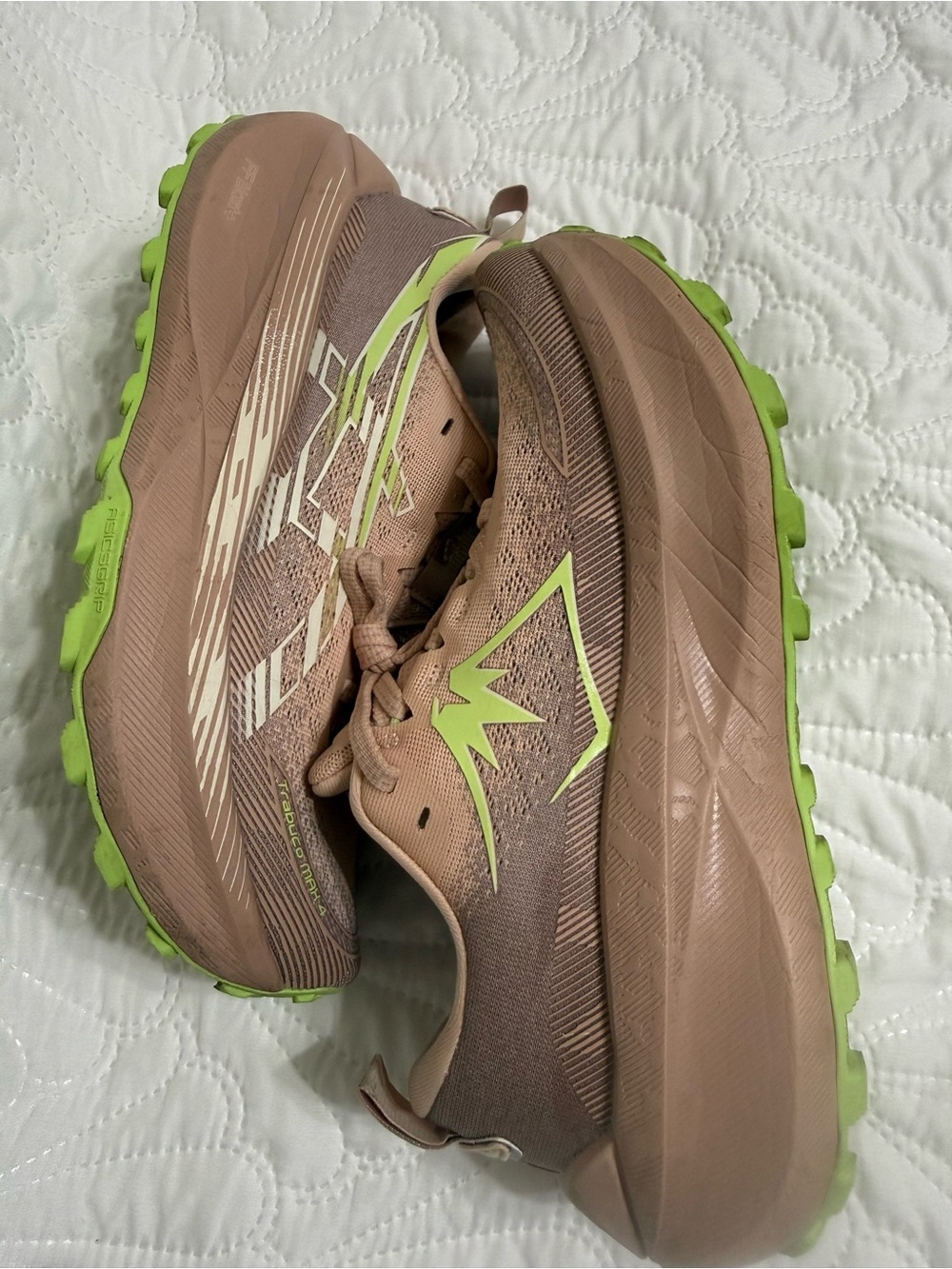 ASICS woman’s Trail Running Shoes - Brown/Green